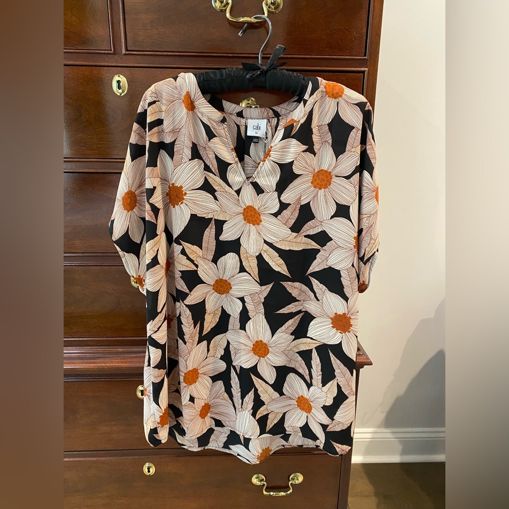 Cabi Black and Orange Floral Blouse perfect for fall.  XL, EUC